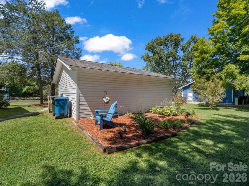 3 Apple Blossom Lane, Hendersonville, NC 28792.  MLS# CAR4423233, YatesRealty ID 50403. 