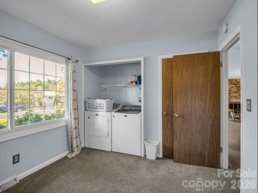 3 Apple Blossom Lane, Hendersonville, NC 28792.  MLS# CAR4423233, YatesRealty ID 50403. 