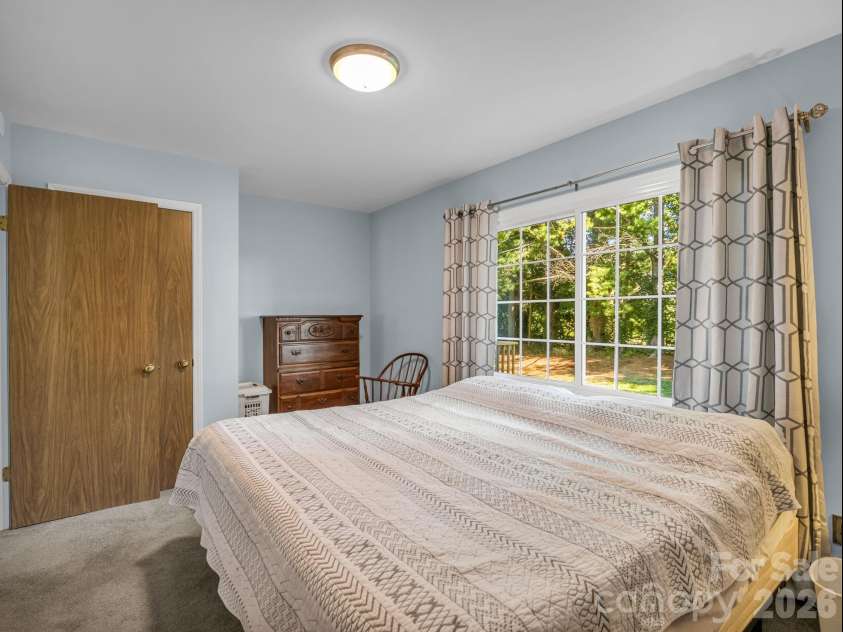 3 Apple Blossom Lane, Hendersonville, NC 28792.  MLS# CAR4423233, YatesRealty ID 50403. 