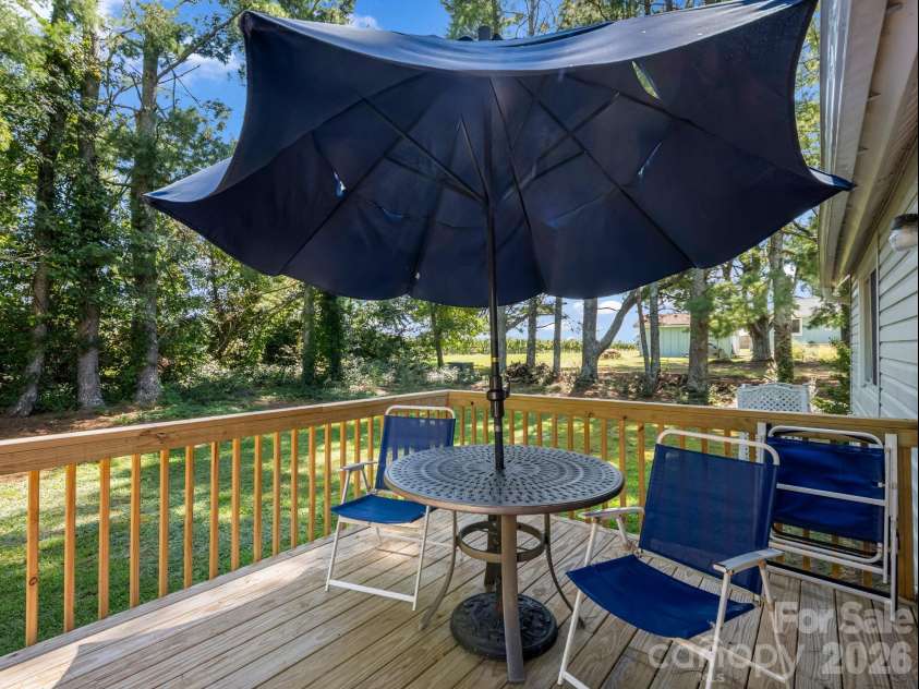 3 Apple Blossom Lane, Hendersonville, NC 28792.  MLS# CAR4423233, YatesRealty ID 50403. 