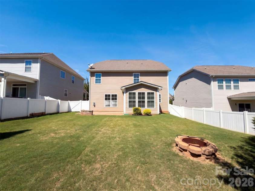 5015 Sea Cliff Lane, Lancaster, SC 29720.  MLS# CAR4423953, YatesRealty ID 50404. 
