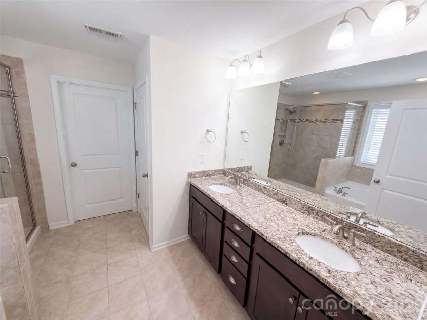 5015 Sea Cliff Lane, Lancaster, SC 29720.  MLS# CAR4423953, YatesRealty ID 50404. 