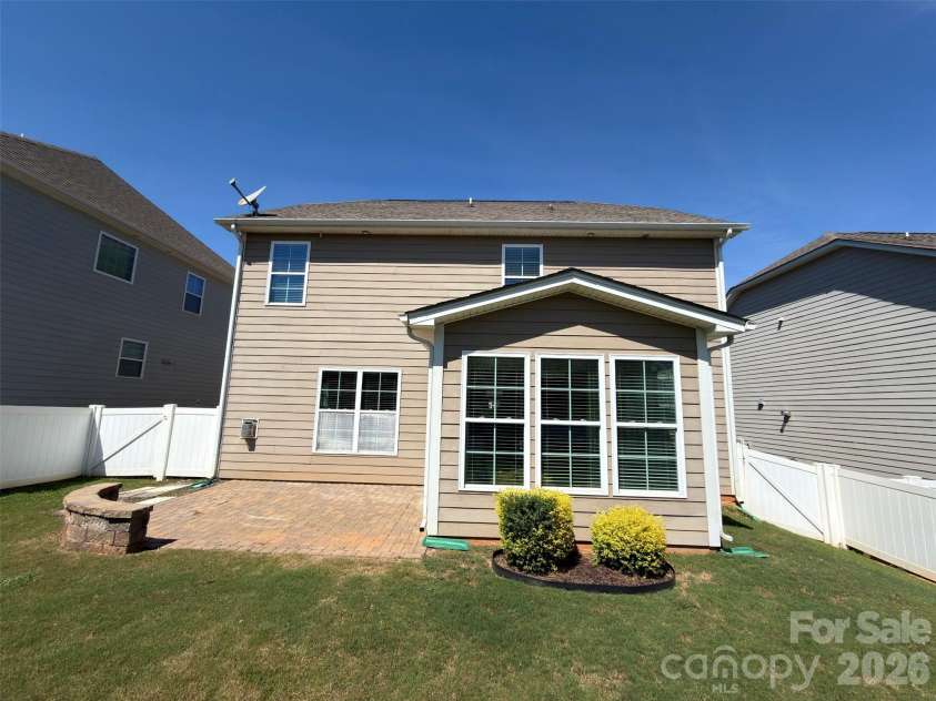 5015 Sea Cliff Lane, Lancaster, SC 29720.  MLS# CAR4423953, YatesRealty ID 50404. 