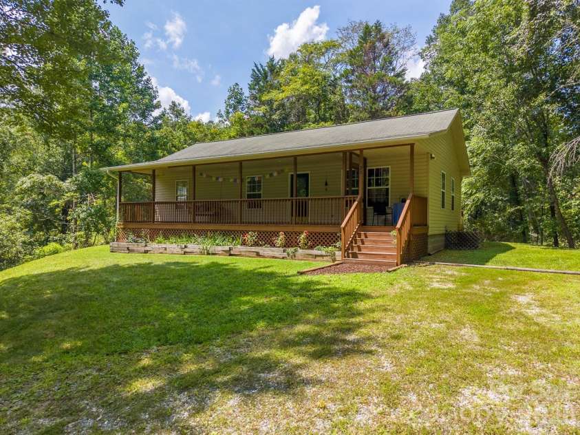 33 E H Bailey Road, Bryson City, NC 28713.  MLS# CAR4423913, YatesRealty ID 50405. 