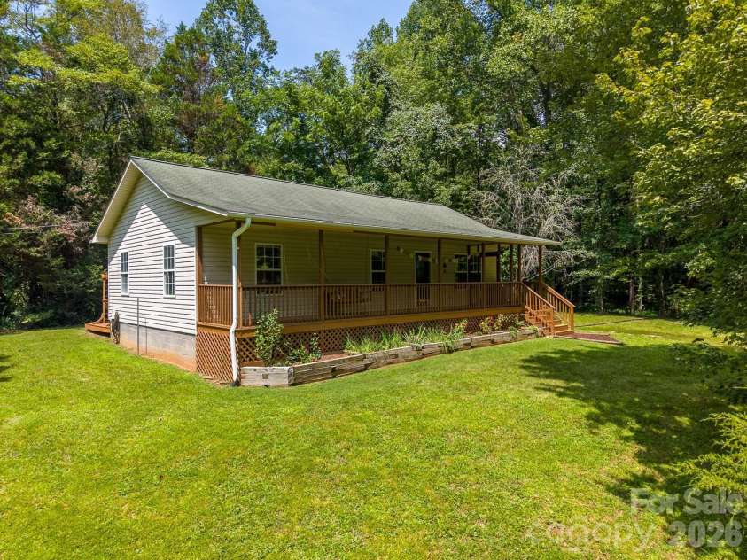 33 E H Bailey Road, Bryson City, NC 28713.  MLS# CAR4423913, YatesRealty ID 50405. 