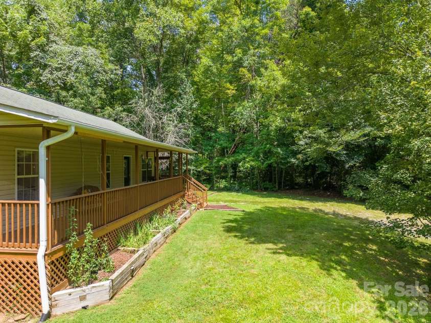 33 E H Bailey Road, Bryson City, NC 28713.  MLS# CAR4423913, YatesRealty ID 50405. 