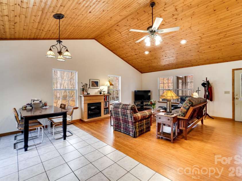 33 E H Bailey Road, Bryson City, NC 28713.  MLS# CAR4423913, YatesRealty ID 50405. 