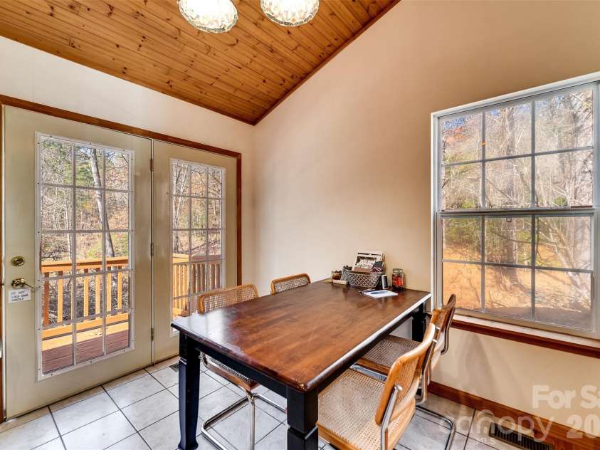 33 E H Bailey Road, Bryson City, NC 28713.  MLS# CAR4423913, YatesRealty ID 50405. 