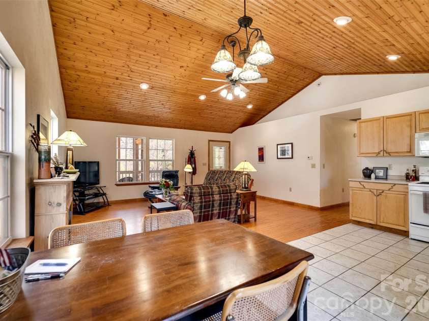 33 E H Bailey Road, Bryson City, NC 28713.  MLS# CAR4423913, YatesRealty ID 50405. 