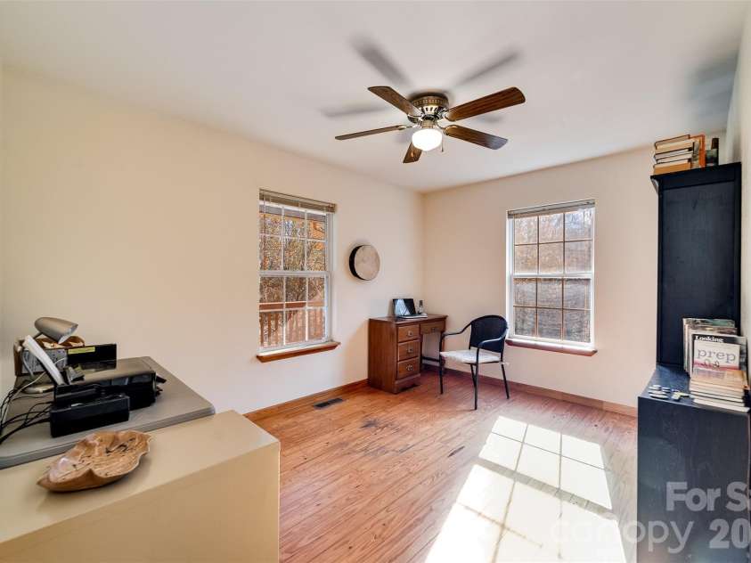 33 E H Bailey Road, Bryson City, NC 28713.  MLS# CAR4423913, YatesRealty ID 50405. 