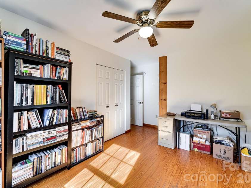 33 E H Bailey Road, Bryson City, NC 28713.  MLS# CAR4423913, YatesRealty ID 50405. 