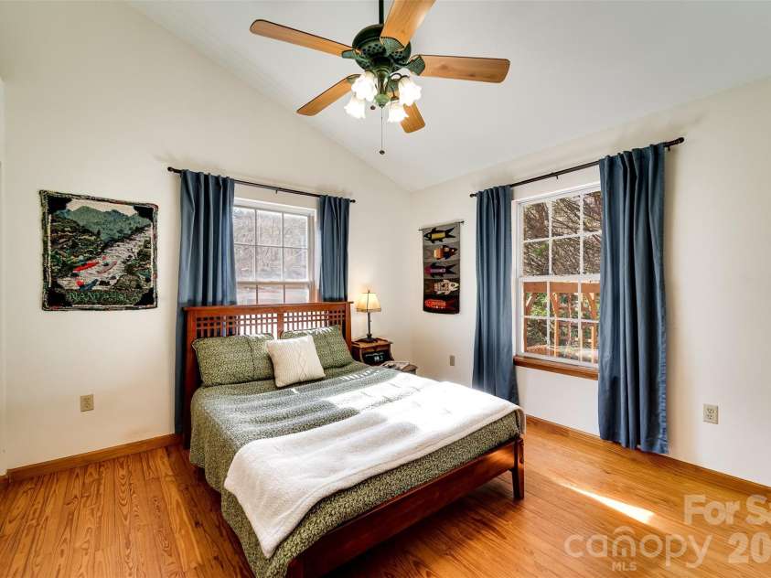 33 E H Bailey Road, Bryson City, NC 28713.  MLS# CAR4423913, YatesRealty ID 50405. 