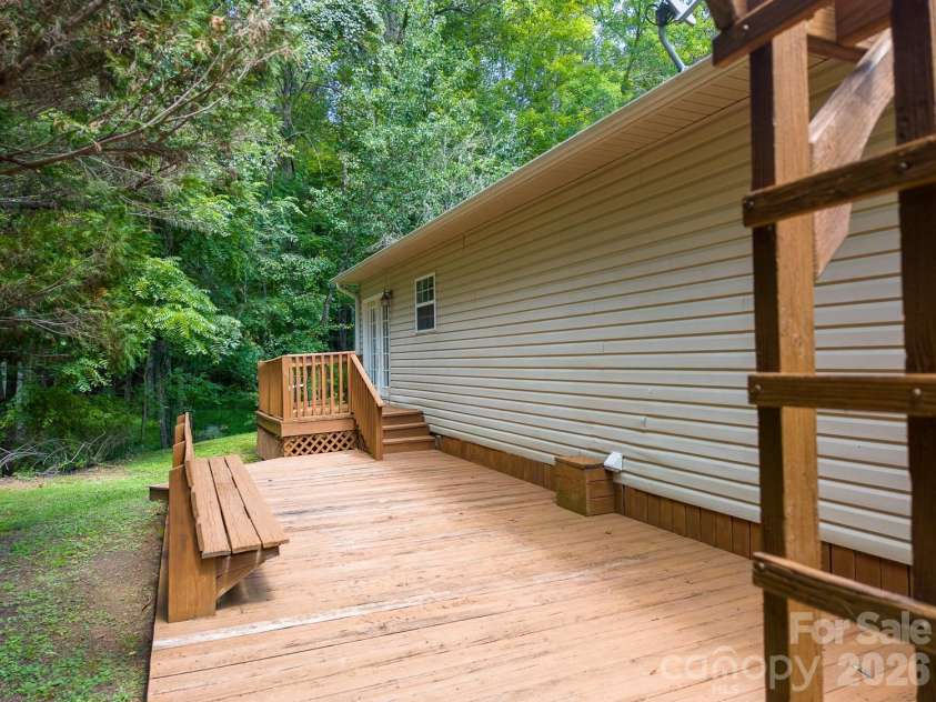 33 E H Bailey Road, Bryson City, NC 28713.  MLS# CAR4423913, YatesRealty ID 50405. 