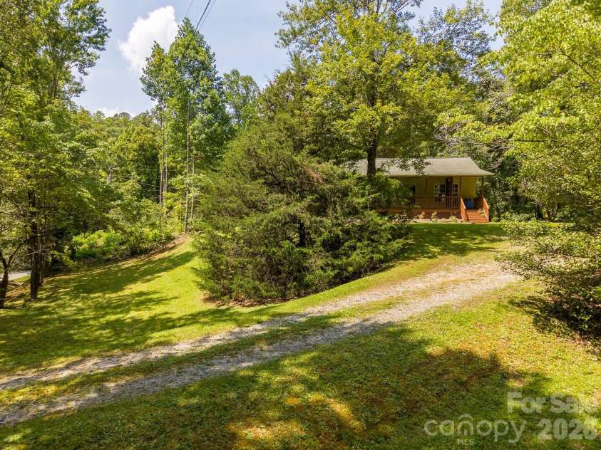 33 E H Bailey Road, Bryson City, NC 28713.  MLS# CAR4423913, YatesRealty ID 50405. 