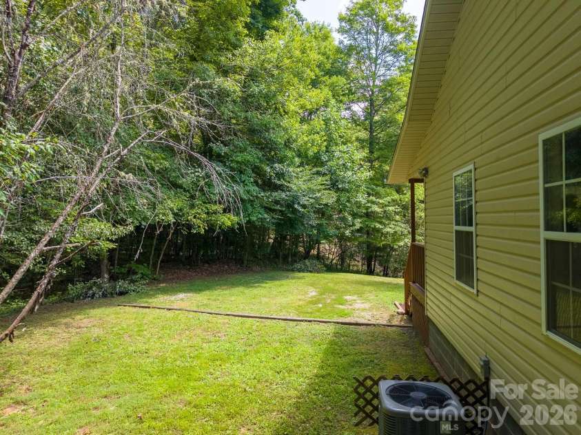 33 E H Bailey Road, Bryson City, NC 28713.  MLS# CAR4423913, YatesRealty ID 50405. 