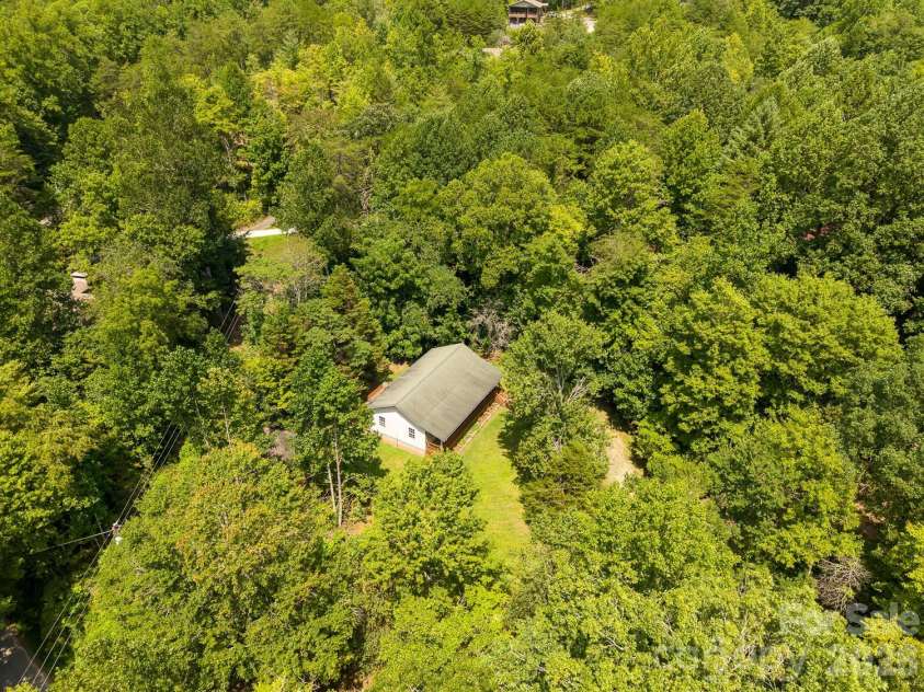 33 E H Bailey Road, Bryson City, NC 28713.  MLS# CAR4423913, YatesRealty ID 50405. 