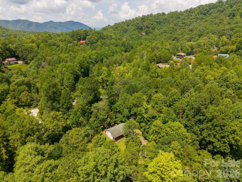 33 E H Bailey Road, Bryson City, NC 28713.  MLS# CAR4423913, YatesRealty ID 50405. 