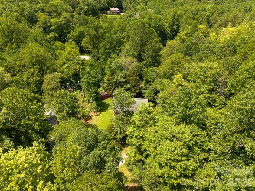 33 E H Bailey Road, Bryson City, NC 28713.  MLS# CAR4423913, YatesRealty ID 50405. 