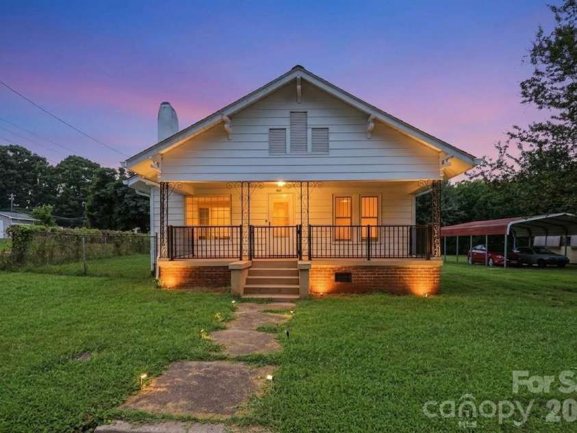 132 North Avenue, Troutman, NC 28166.  MLS# CAR4422619, YatesRealty ID 50406. 