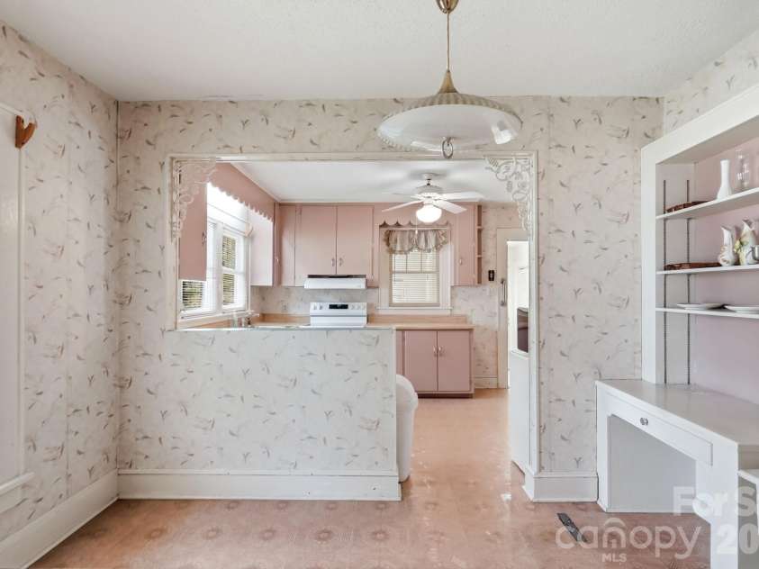 132 North Avenue, Troutman, NC 28166.  MLS# CAR4422619, YatesRealty ID 50406. 