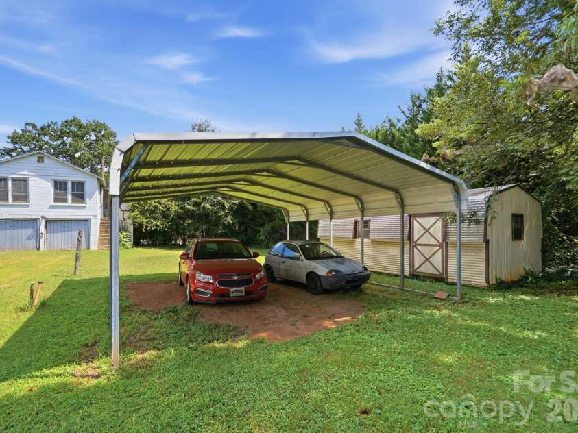132 North Avenue, Troutman, NC 28166.  MLS# CAR4422619, YatesRealty ID 50406. 