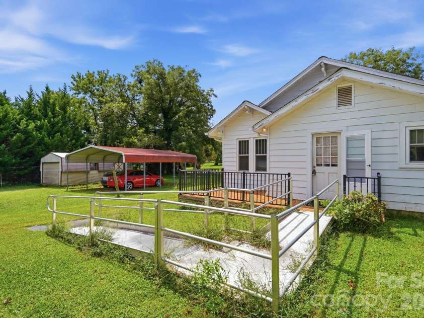 132 North Avenue, Troutman, NC 28166.  MLS# CAR4422619, YatesRealty ID 50406. 