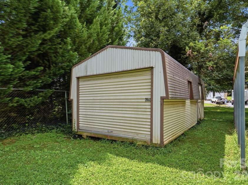 132 North Avenue, Troutman, NC 28166.  MLS# CAR4422619, YatesRealty ID 50406. 
