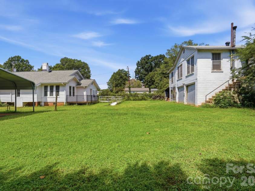132 North Avenue, Troutman, NC 28166.  MLS# CAR4422619, YatesRealty ID 50406. 