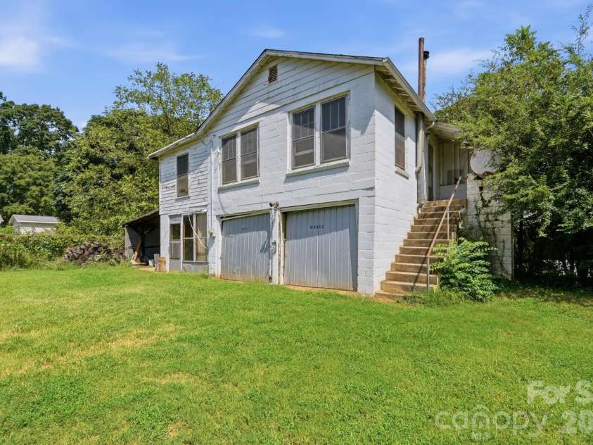 132 North Avenue, Troutman, NC 28166.  MLS# CAR4422619, YatesRealty ID 50406. 