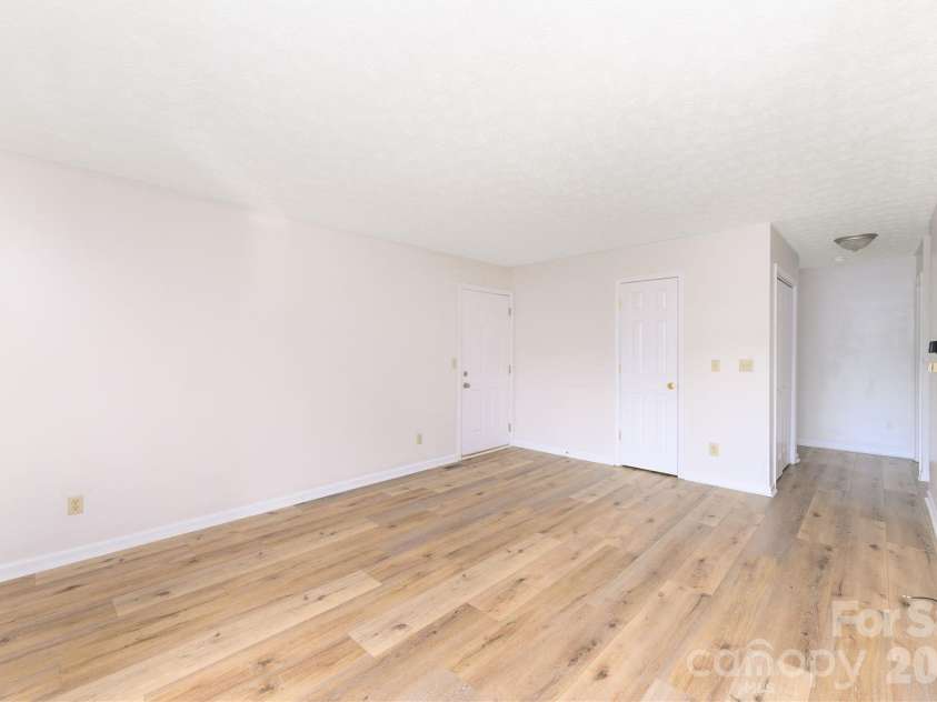 82 Nazarene Way, Waynesville, NC 28785.  MLS# CAR4423566, YatesRealty ID 50409. 