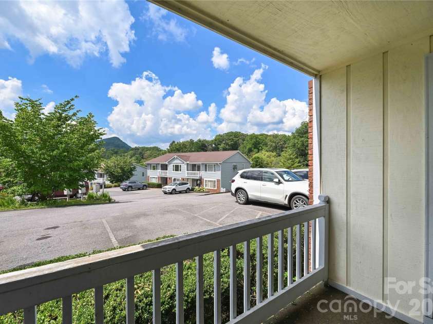 82 Nazarene Way, Waynesville, NC 28785.  MLS# CAR4423566, YatesRealty ID 50409. 