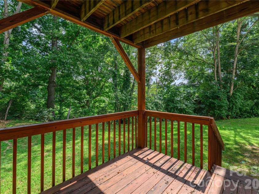 82 Nazarene Way, Waynesville, NC 28785.  MLS# CAR4423566, YatesRealty ID 50409. 