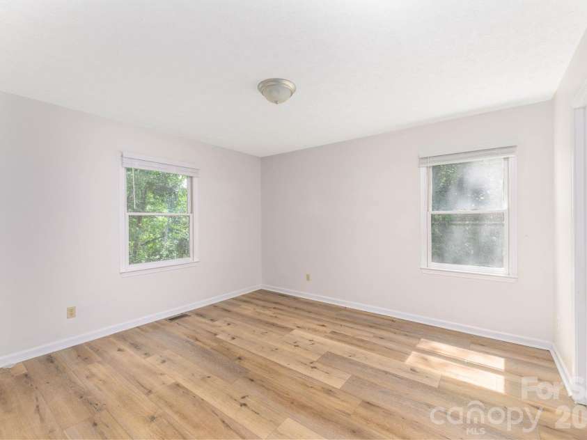 82 Nazarene Way, Waynesville, NC 28785.  MLS# CAR4423566, YatesRealty ID 50409. 
