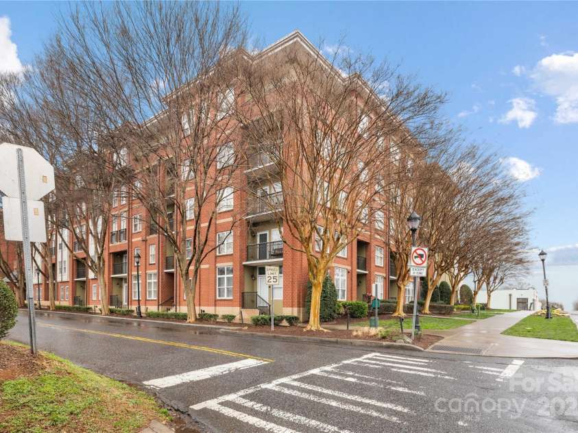 1320 Fillmore Street, Charlotte, NC 28203.  MLS# CAR4232669, YatesRealty ID 5041. 