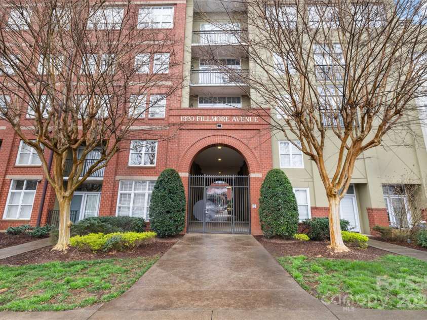 1320 Fillmore Street, Charlotte, NC 28203.  MLS# CAR4232669, YatesRealty ID 5041. 