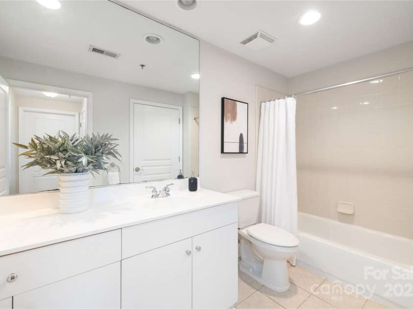 1320 Fillmore Street, Charlotte, NC 28203.  MLS# CAR4232669, YatesRealty ID 5041. 