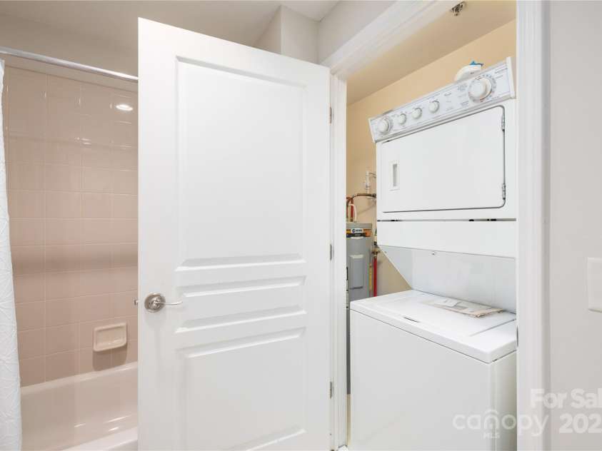 1320 Fillmore Street, Charlotte, NC 28203.  MLS# CAR4232669, YatesRealty ID 5041. 