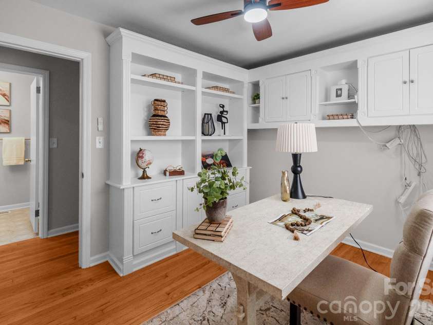 643 Seneca Place, Charlotte, NC 28210.  MLS# CAR4354130, YatesRealty ID 5041. Bedroom with built-ins perfect for an office