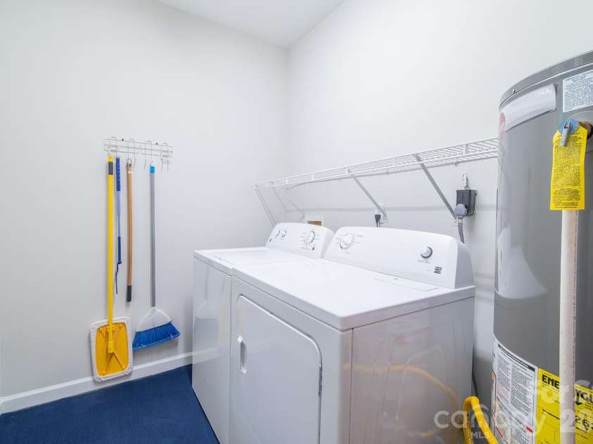 643 Seneca Place, Charlotte, NC 28210.  MLS# CAR4354130, YatesRealty ID 5041. Laundry room