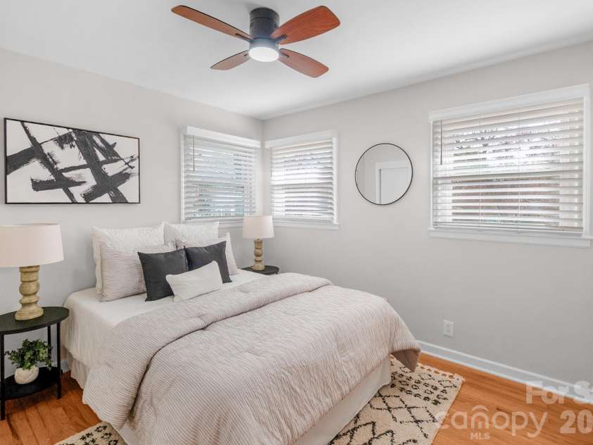 643 Seneca Place, Charlotte, NC 28210.  MLS# CAR4354130, YatesRealty ID 5041. Spacious secondary bedroom with custom closet
