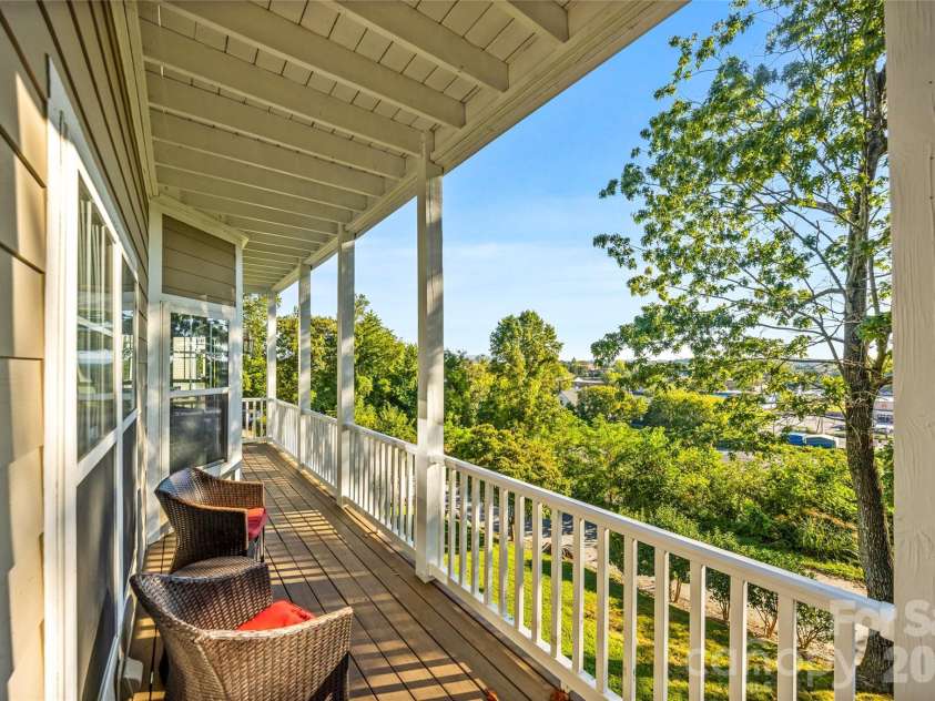 14 Summit Circle, Hendersonville, NC 28739.  MLS# CAR4423309, YatesRealty ID 50410. 