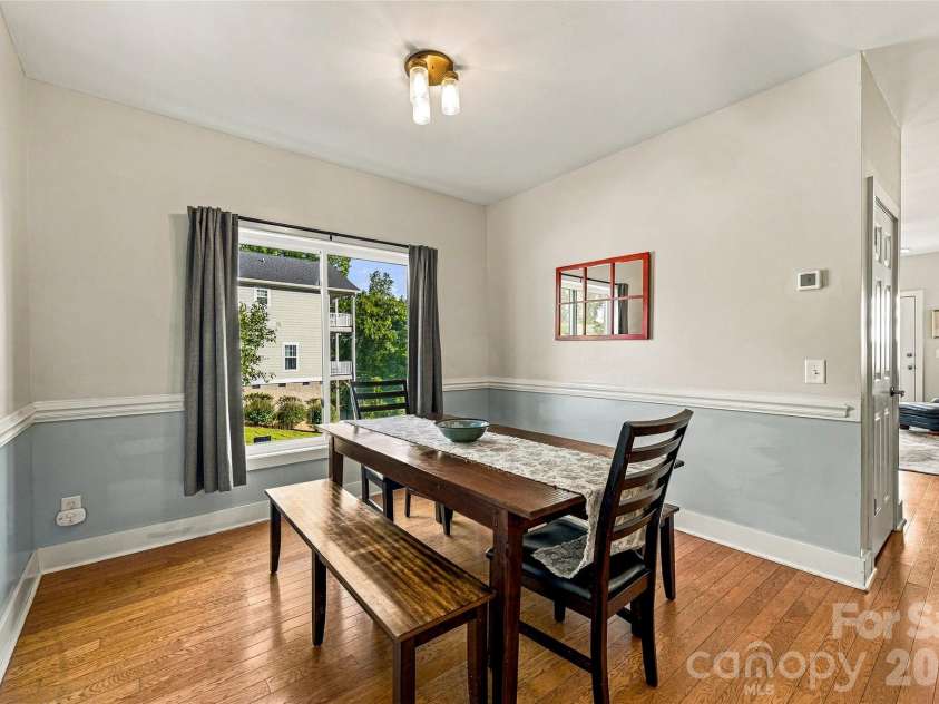 14 Summit Circle, Hendersonville, NC 28739.  MLS# CAR4423309, YatesRealty ID 50410. 