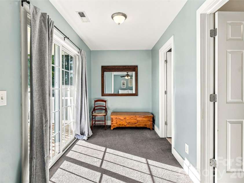 14 Summit Circle, Hendersonville, NC 28739.  MLS# CAR4423309, YatesRealty ID 50410. 