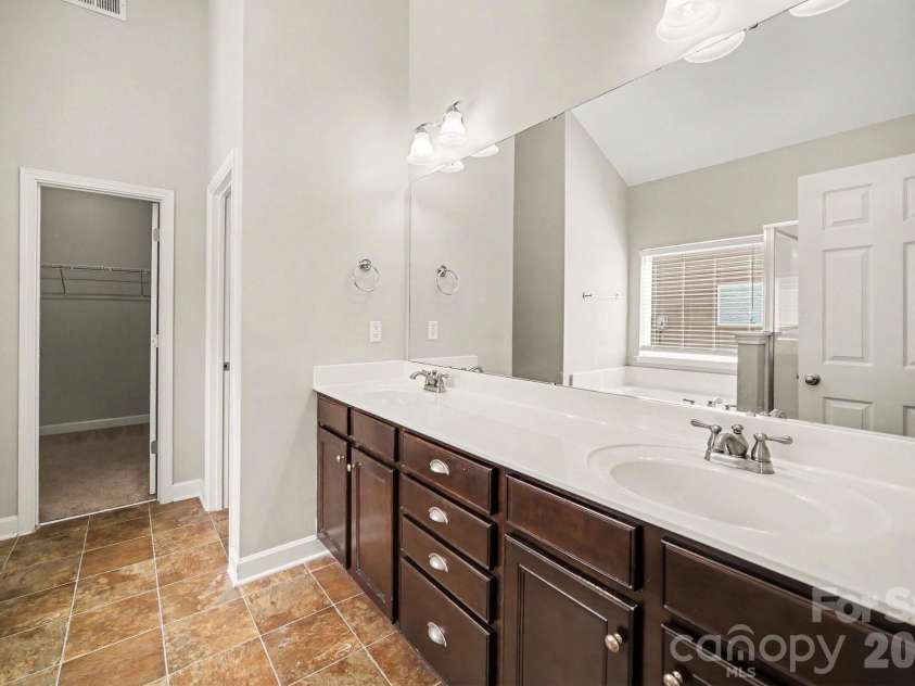 3009 Denali Way, Rock Hill, SC 29732.  MLS# CAR4423527, YatesRealty ID 50411. 