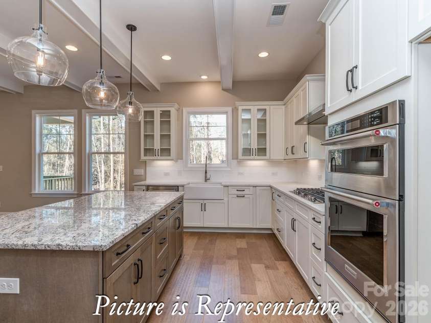 16818 Harbor View Road, Charlotte, NC 28278.  MLS# CAR4423945, YatesRealty ID 50412. 