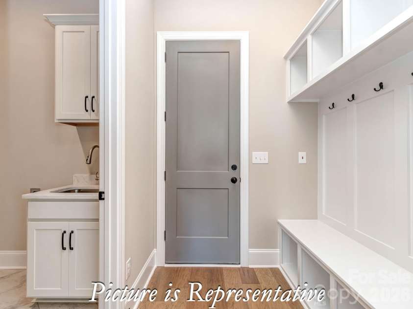 16818 Harbor View Road, Charlotte, NC 28278.  MLS# CAR4423945, YatesRealty ID 50412. 