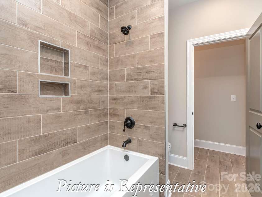 16818 Harbor View Road, Charlotte, NC 28278.  MLS# CAR4423945, YatesRealty ID 50412. 