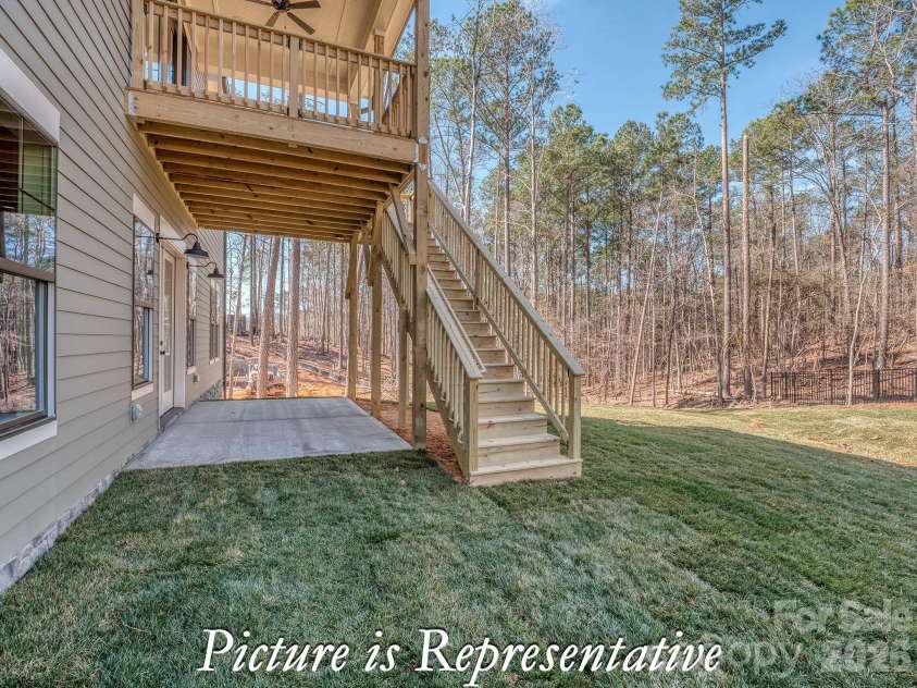 16818 Harbor View Road, Charlotte, NC 28278.  MLS# CAR4423945, YatesRealty ID 50412. 