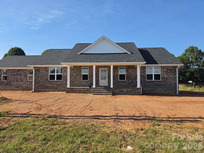 3684 Woodgreen Drive, Lincolnton, NC 28092.  MLS# CAR4423982, YatesRealty ID 50417. 