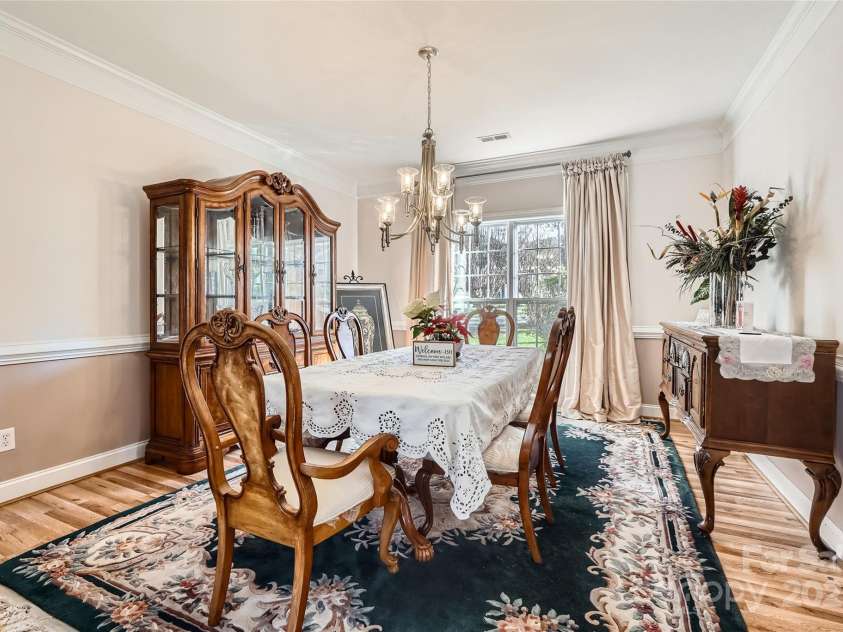 2240 Dunnwood Hills Drive, Matthews, NC 28105.  MLS# CAR4199147, YatesRealty ID 5042. 